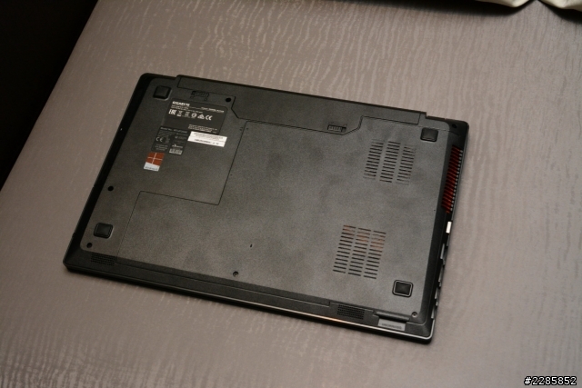 [分享]小弟的外接工作兼LOL機 GIGABYTE Q2556N