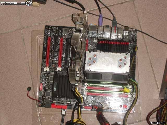 ［開箱］落海板王ASUS ROG Maximus V Extreme 搭配GTS450 SLI(*2) 實測 附上超頻4.7G(燒機)5.0G跑分 紀錄