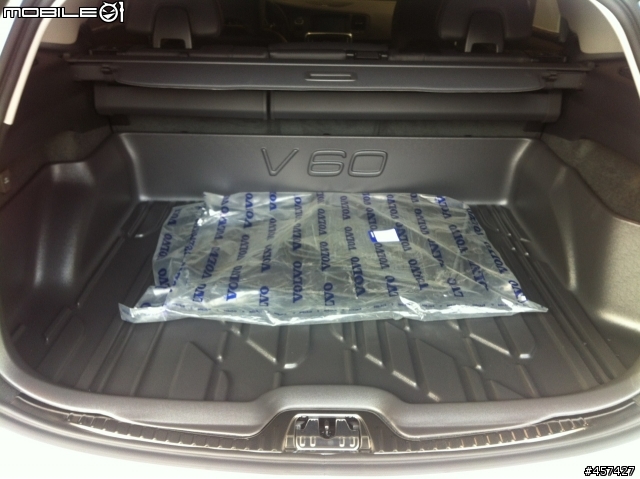 2014 V60 D4 極地白簡單開箱
