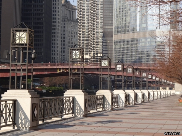 台北為何不造一個像芝加哥河的河景