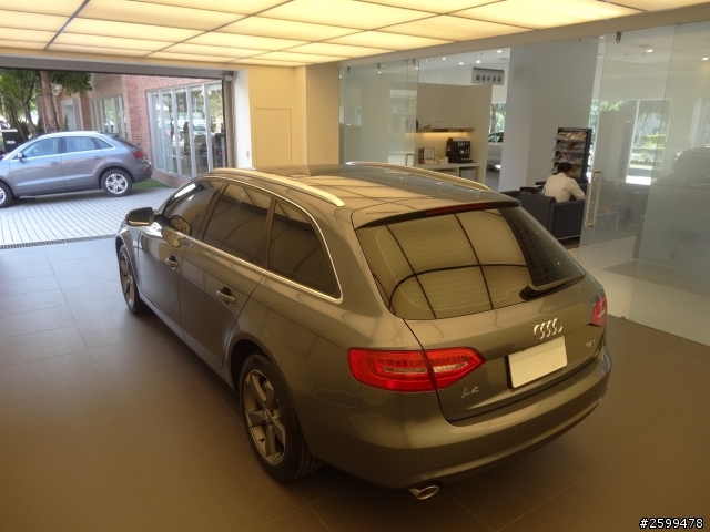 開箱圖 - Audi A4 Avant 1.8t 雨幕灰