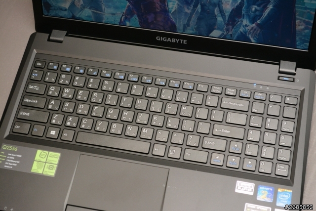 [分享]小弟的外接工作兼LOL機 GIGABYTE Q2556N
