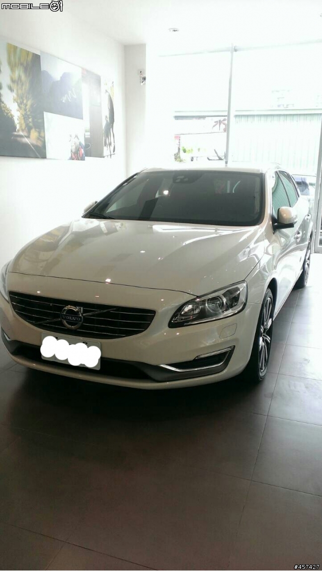 2014 V60 D4 極地白簡單開箱