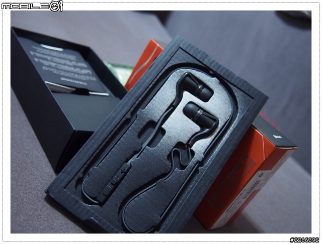 plantronics backbeat go 2 開箱囉..