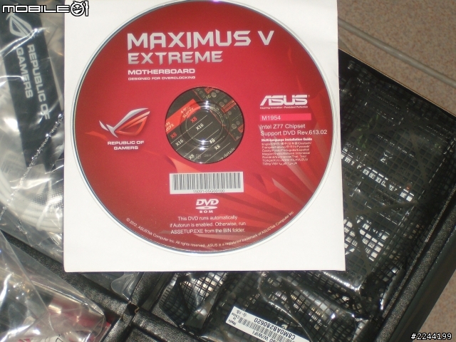 ［開箱］落海板王ASUS ROG Maximus V Extreme 搭配GTS450 SLI(*2) 實測 附上超頻4.7G(燒機)5.0G跑分 紀錄