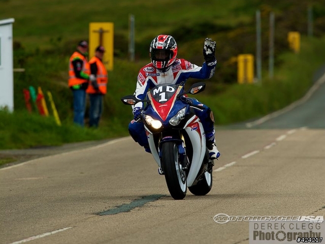 【開箱】Arai RX-7 RR5 Mick Doohan Special TT Edition 永遠的車神：麥克杜漢