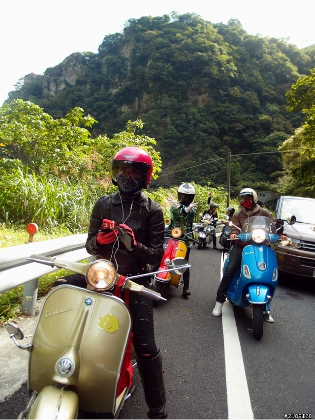 Vespa  Girl  Of  Taiwan 之 偉士四女孩長征花蓮