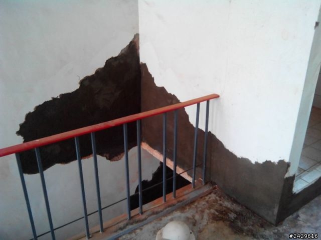 30幾年的連棟透天,漏水中