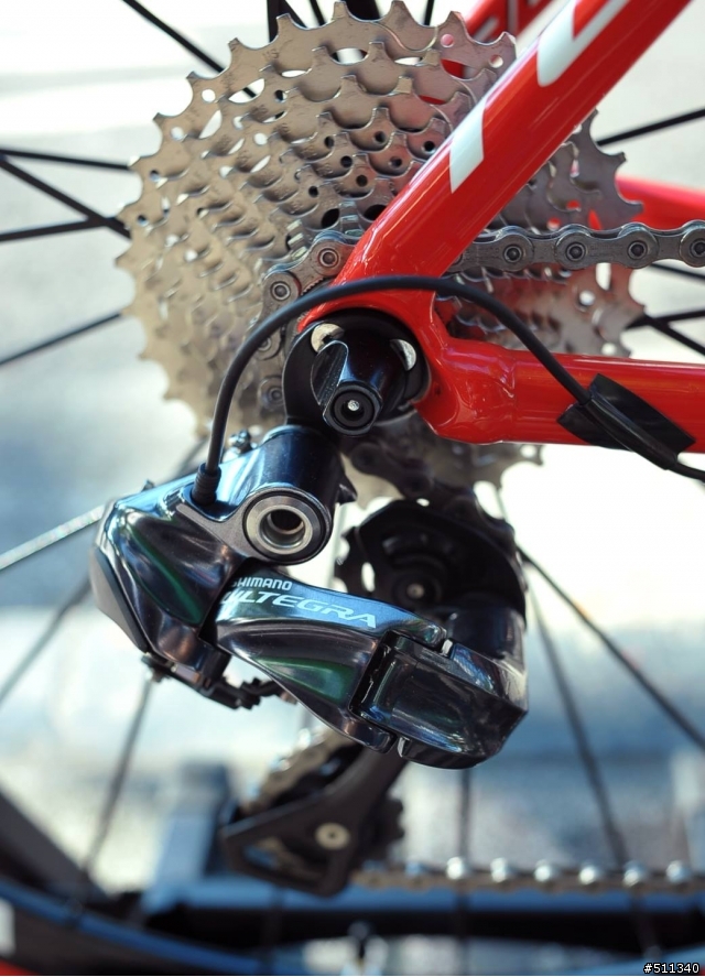 [分享] TCR2 安裝 Ultegra 6870 Di2電變