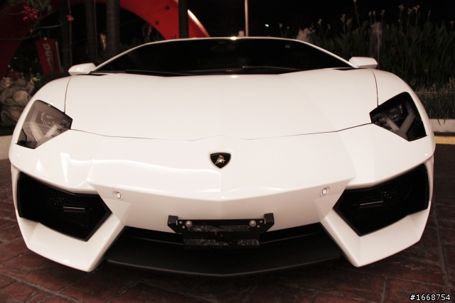 most wanted Beauty - Lamborghini LP700-4
