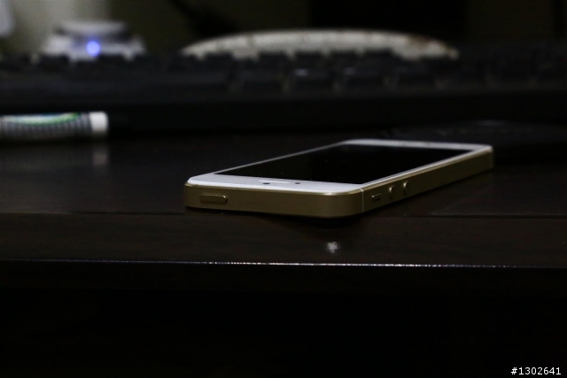 I PHONE 5S 螢幕面板翹起..尋求各位後續處理方式