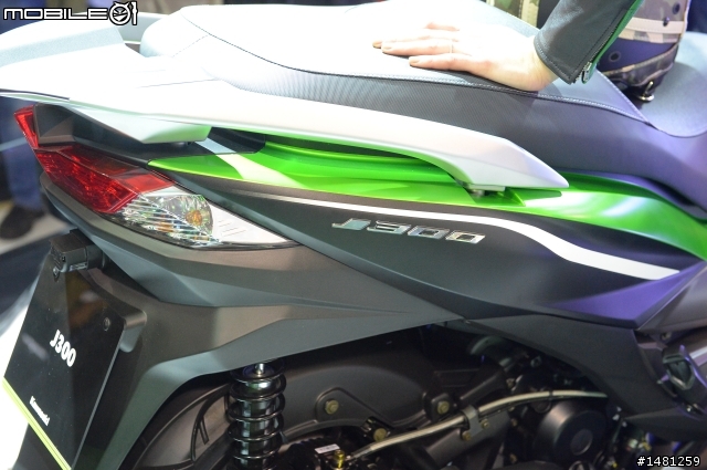 [EICMA2013] KAWASAKI速克達J300歐洲首發 、改款Z1000同步發表