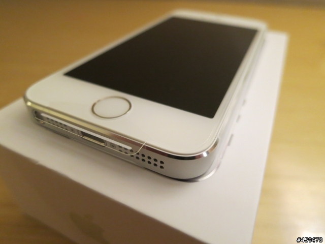 iPhone 5s 銀白32G入手兩天了！也來不負責任胡亂開箱一下！