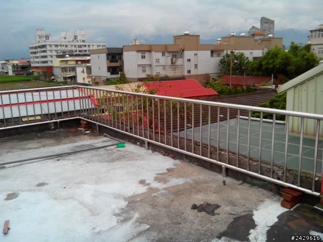 30幾年的連棟透天,漏水中