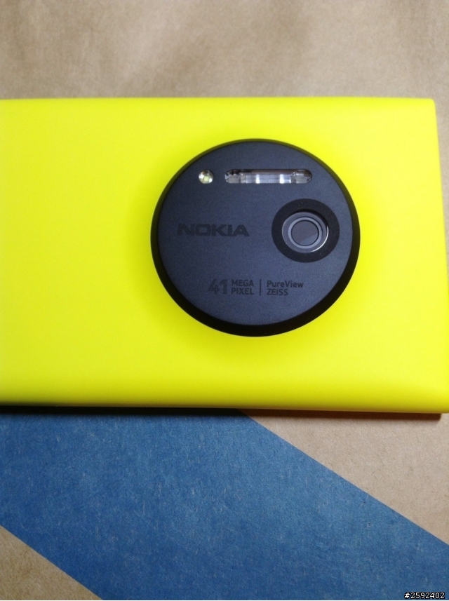Lumia 1020 黃色 開箱~