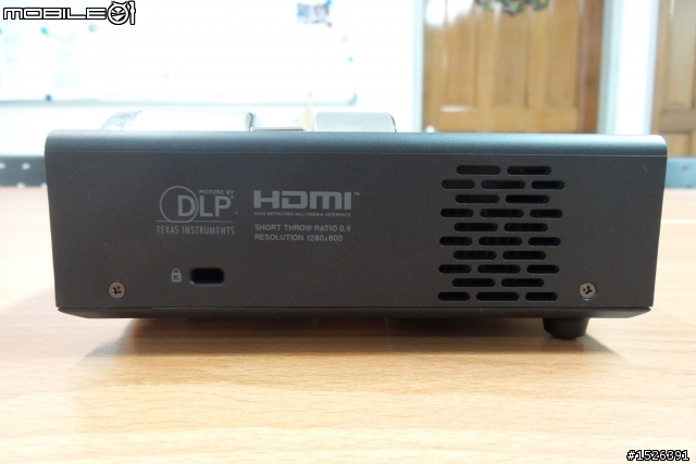 [開箱] ASUS B1M 輕巧投影機