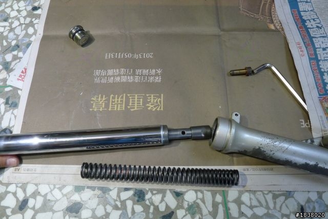 2013-11-16-換前叉油封和換叉油.碟盤.碟煞皮.輪胎.防塵套.等等