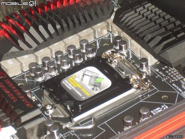 ［開箱］落海板王ASUS ROG Maximus V Extreme 搭配GTS450 SLI(*2) 實測 附上超頻4.7G(燒機)5.0G跑分 紀錄