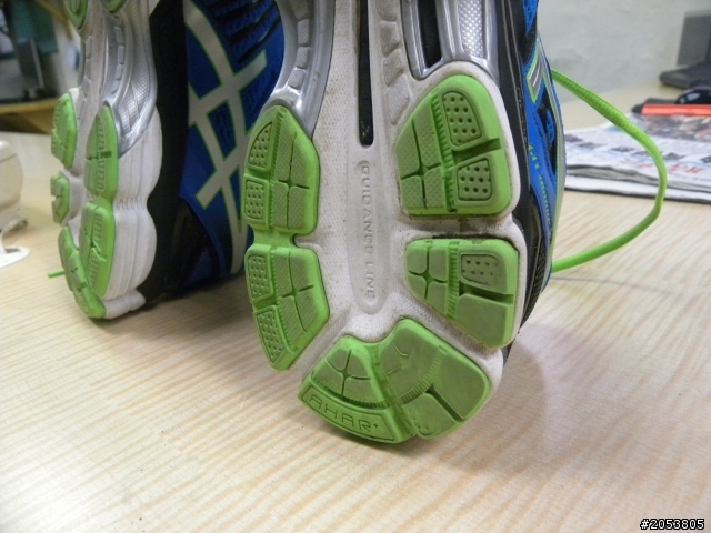 我的Asics nimbus 15 鞋底(問題請益)