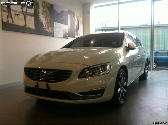 2014 V60 D4 極地白簡單開箱