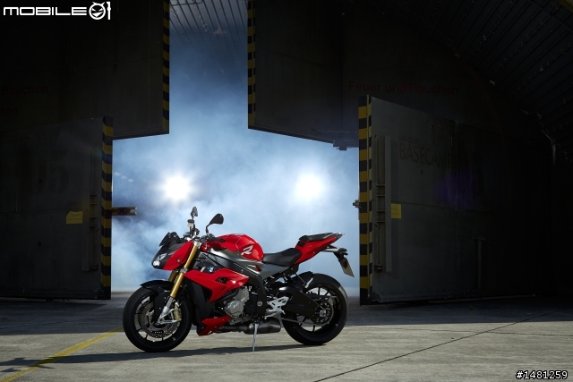 [EICMA2013] 街跑車 BMW S1000R新發表！ 2014年式 R nine T、R1200GS ADV米蘭亮相