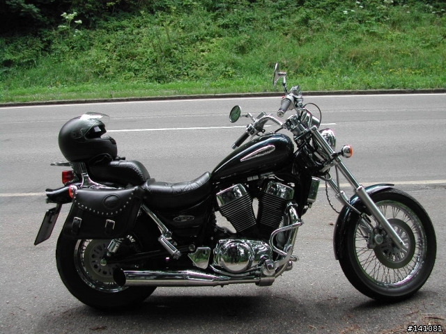 驚見SUZUKI Intruder .........