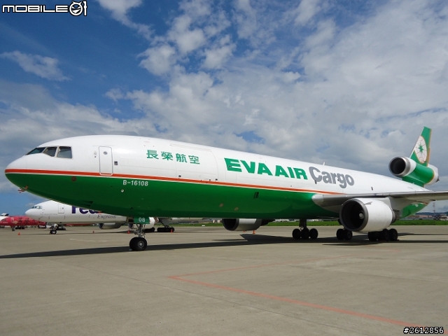 桃園機場賞鐵鳥