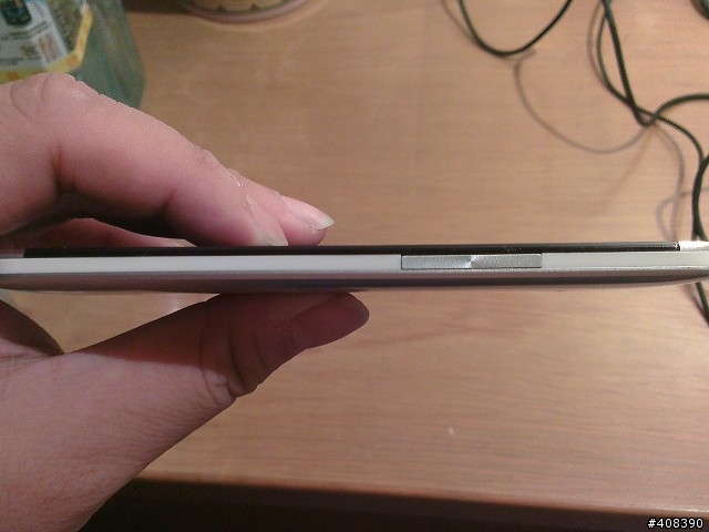 和HTC New Onw外觀及相似的貼牌機~~Monga X1簡單開箱Part 1