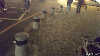 [獨家]被剷平的墓碑和土地公