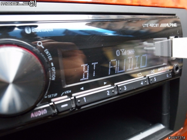 【開箱】汽車音響主機 Alpine UTE-42CBT 無碟機，藍芽配對，支援IPHONE分享