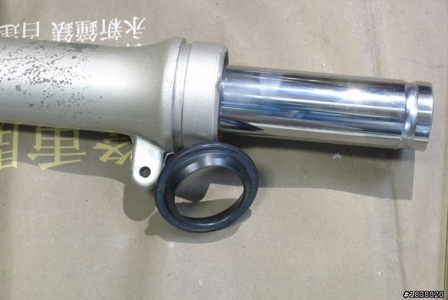2013-11-16-換前叉油封和換叉油.碟盤.碟煞皮.輪胎.防塵套.等等