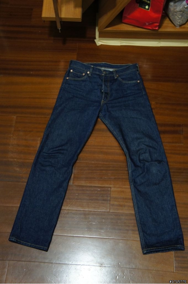 [開箱]Levi's 501-0000，想買來養褲的樓!慢慢的新增養褲過程!