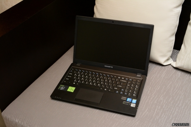 [分享]小弟的外接工作兼LOL機 GIGABYTE Q2556N