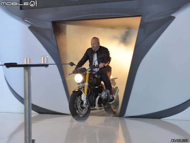 [EICMA2013] 街跑車 BMW S1000R新發表！ 2014年式 R nine T、R1200GS ADV米蘭亮相