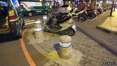 [獨家]被剷平的墓碑和土地公