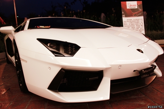 most wanted Beauty - Lamborghini LP700-4