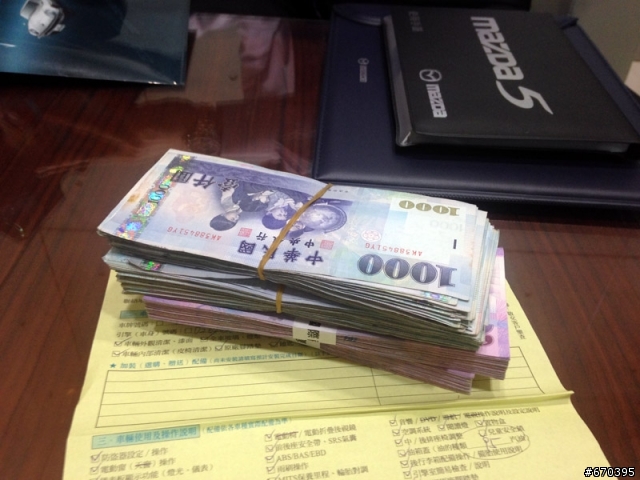 11/9，由老婆大人主導的馬5交車了~