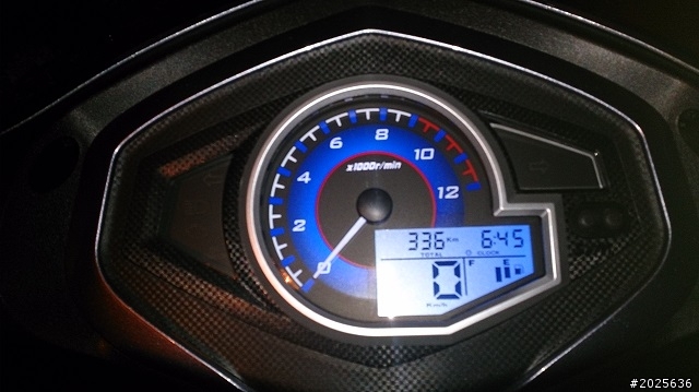 終於有時間的開箱文 sym z1 125 兼極小舒適改裝