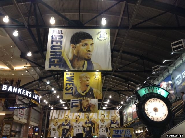 剛剛結束的公牛vs溜馬 還是不敢相信我坐在第一排!!