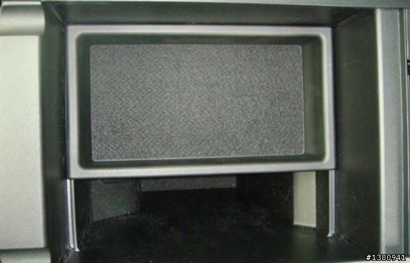 [分享]新馬三-中央扶手隔板