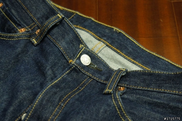 [開箱]Levi's 501-0000，想買來養褲的樓!慢慢的新增養褲過程!
