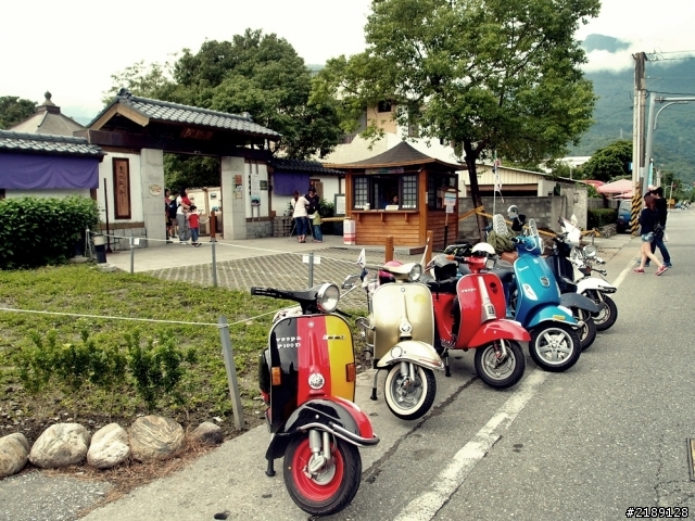 Vespa  Girl  Of  Taiwan 之 偉士四女孩長征花蓮