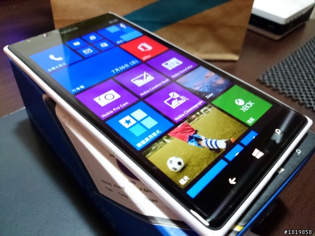 nokia lumia 1520 白色簡易開箱
