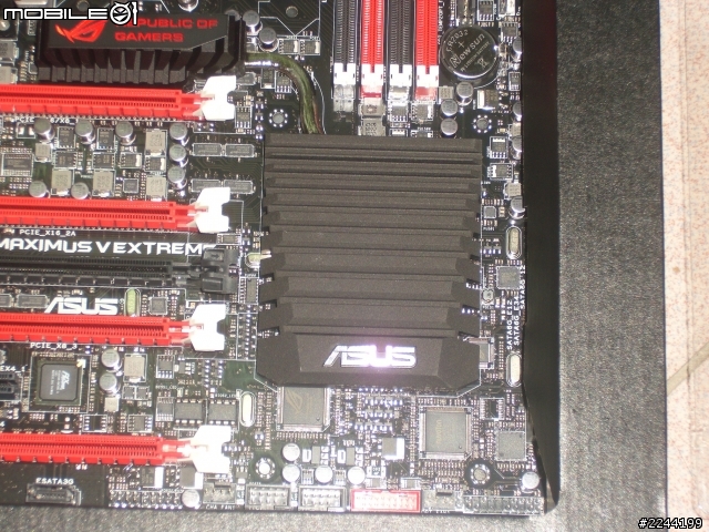 ［開箱］落海板王ASUS ROG Maximus V Extreme 搭配GTS450 SLI(*2) 實測 附上超頻4.7G(燒機)5.0G跑分 紀錄
