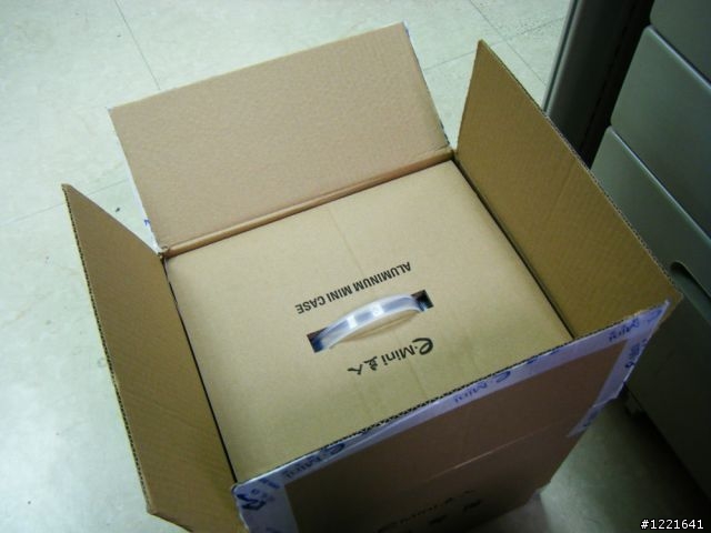 【開箱】對岸的箱子看過來...立人 E-D5...經濟型 HTPC塔型機殼