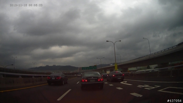 【檢舉】插隊不成改走槽化線硬塞硬擠