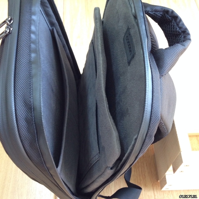 [筆電後背包開箱]-MacBook Pro 適用的 Cocoon 15 吋 Slim 背包