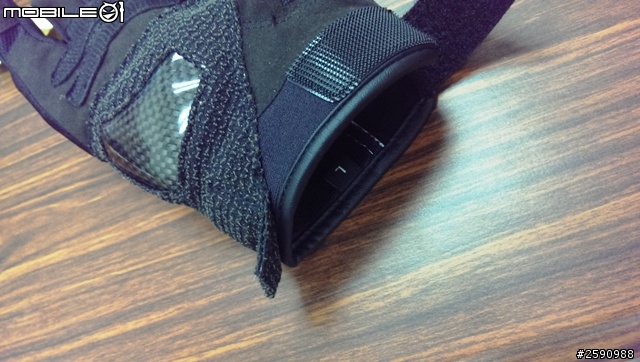 與komine相似度高的碳纖全真皮手套