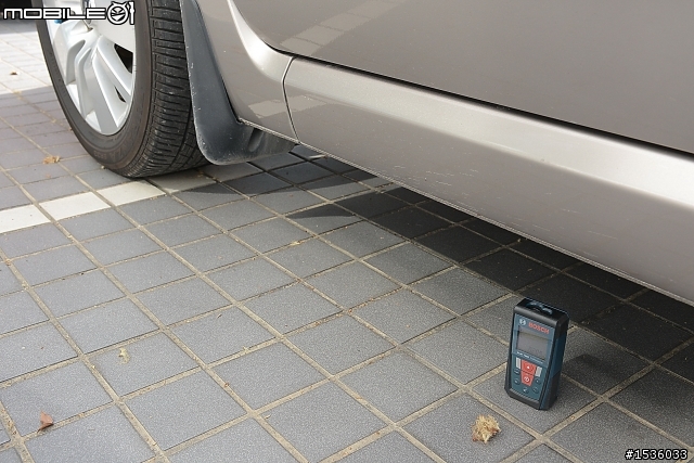 BOSCH GLM7000量測U6高22.3公分高，比U7矮，但比MPV高。