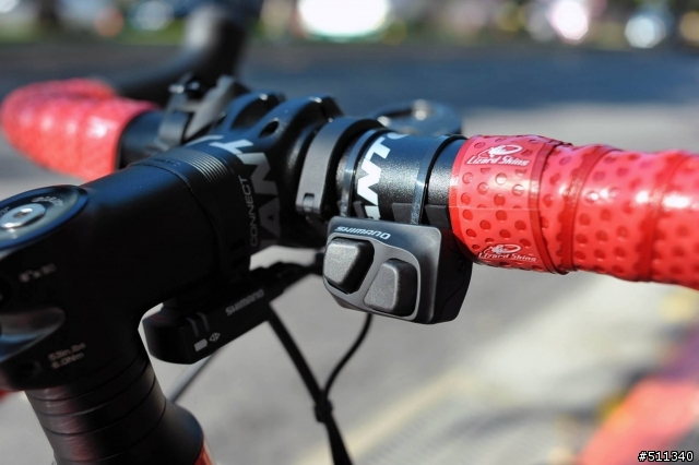 [分享] TCR2 安裝 Ultegra 6870 Di2電變